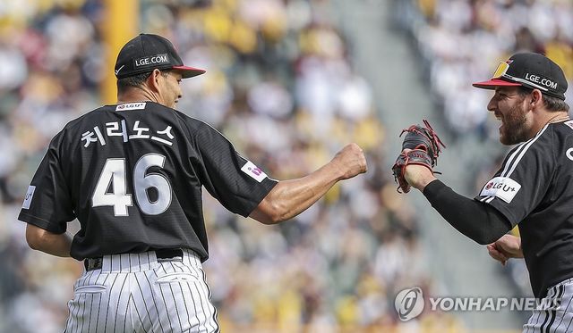 LG 치리노스 깔끔하게 7회 마무리