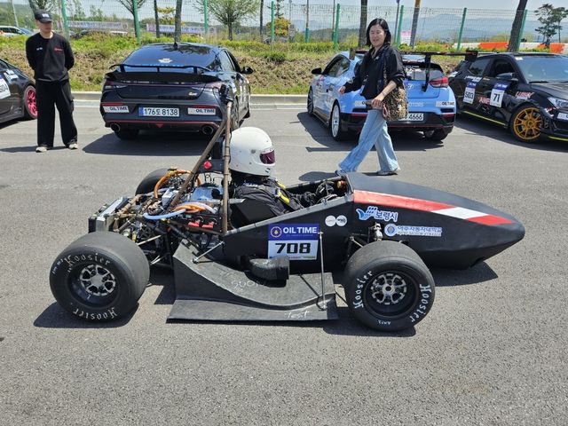 대학생들이 직접 설계, 조립한 자동차 