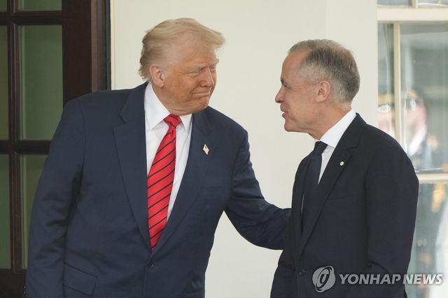 카니 캐나다 총리를 환영하는 트럼프 미국 대통령