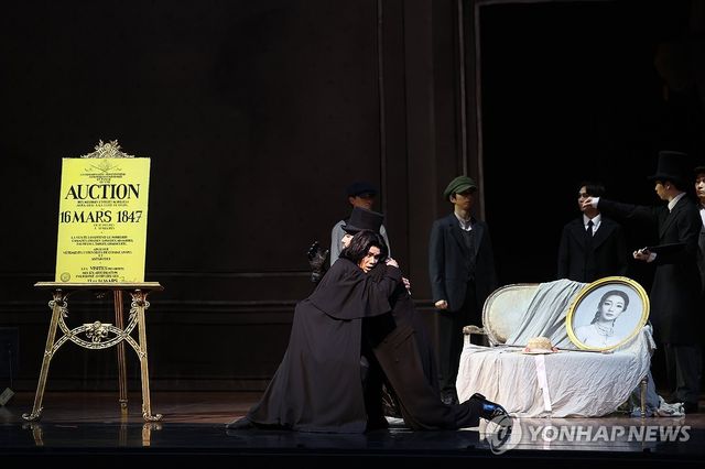 '카멜리아 레이디', 비극적 사랑과 죽음