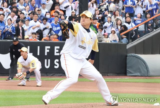 역투하는 류현진