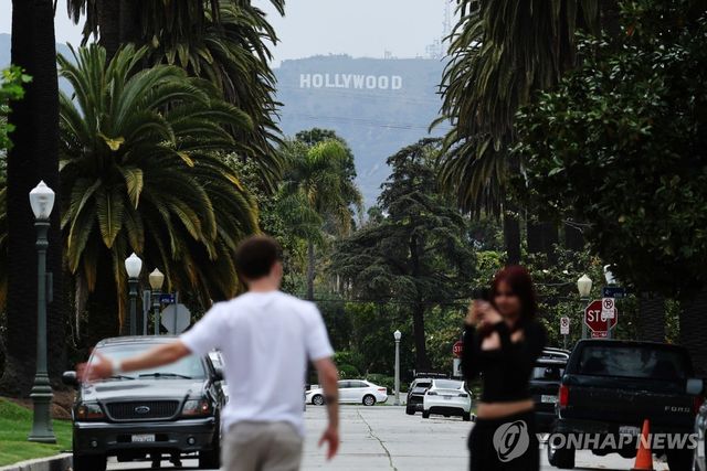 5일 미국 로스앤젤레스 시내에서 보이는 '할리우드' 사인 