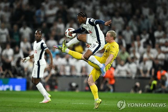 토트넘과 보되/글림트의 UEL 4강 1차전 경기 모습.