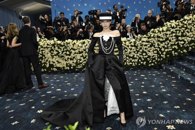 2025 멧 갈라 참석한 블랙핑크 제니