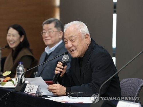 발언하는 김한길 국민통합위원장