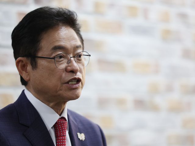 연합뉴스와 인터뷰하는 이철우 경북지사