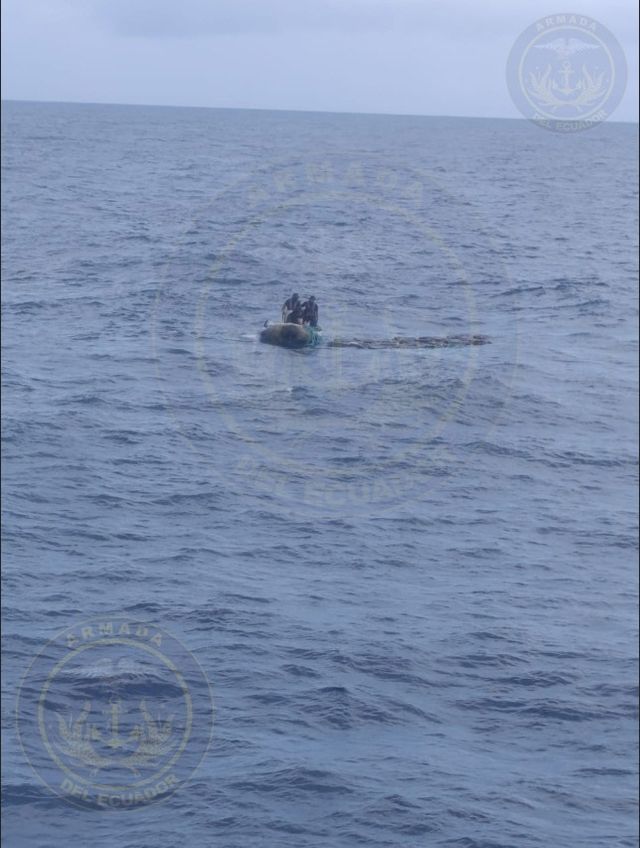 갈라파고스 주변 해상서 적발된 마약 운반선