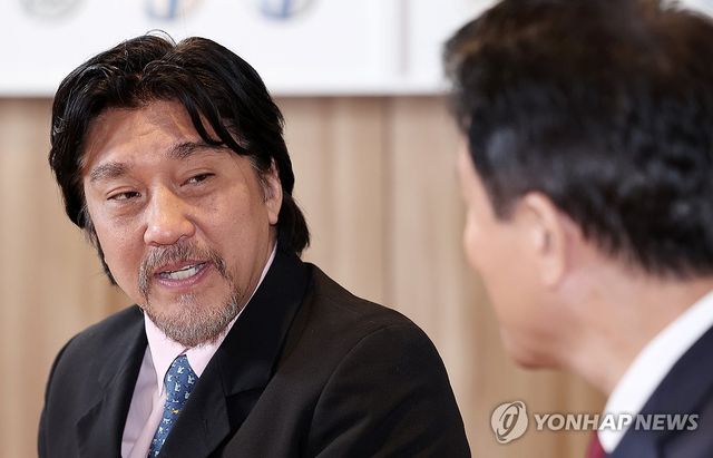 오세훈 시장과 대화 나누는 에드워드 리 셰프