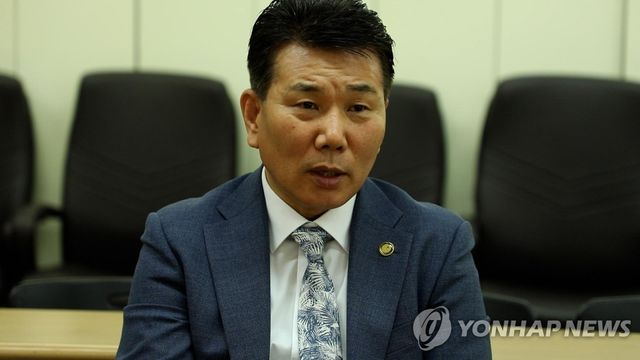 연합뉴스와 인터뷰 중인 서기원 실종아동찾기협회 대표