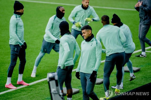 훈련하는 토트넘 선수들