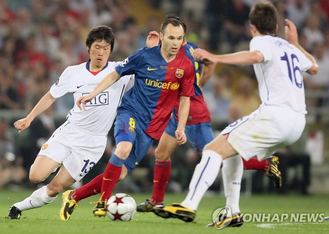 수비하는 박지성