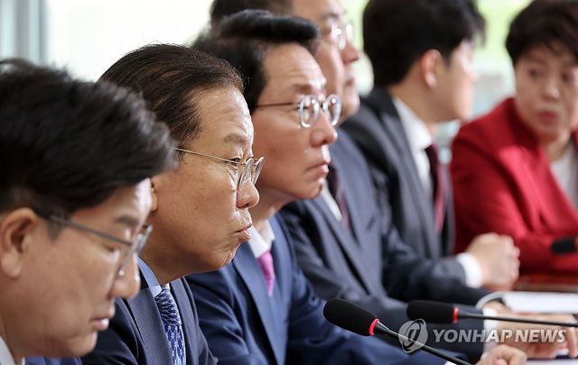 발언하는 권영세 비상대책위원장