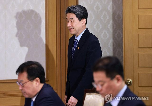 이주호 권한대행, 경제안보전략 간담회 참석