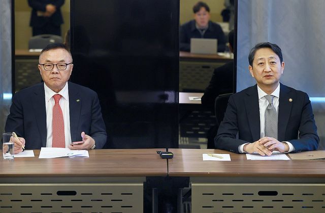 안덕근 장관, 체코 프라하 기자간담회