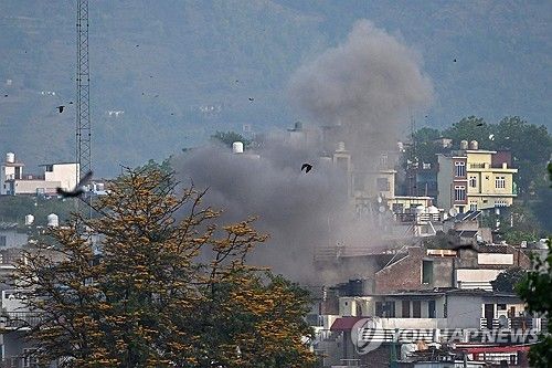 카슈미르에 떨어진 포탄