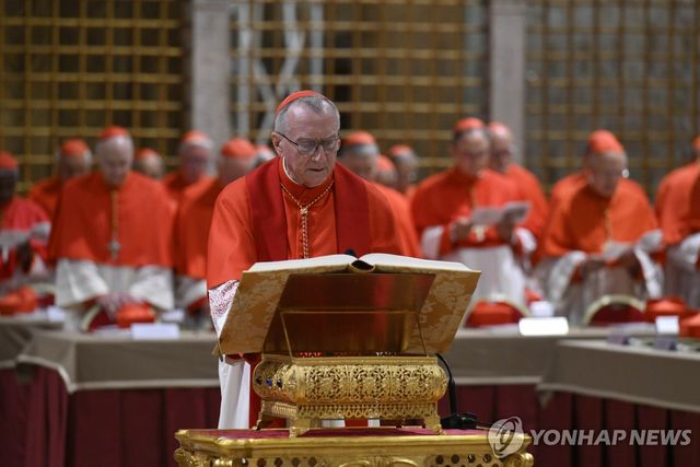 콘클라베에 참석한 피에트로 파롤린 추기경