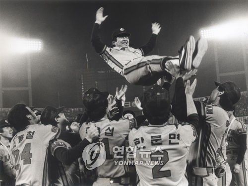 1984년 첫 한국시리즈 정상에 오른 롯데