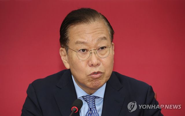 발언하는 권영세 비상대책위원장