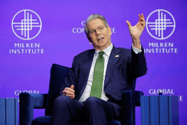 5일(현지시간) 밀컨 콘퍼런스에서 발언하는 스콧 베선트 미국 재무장관