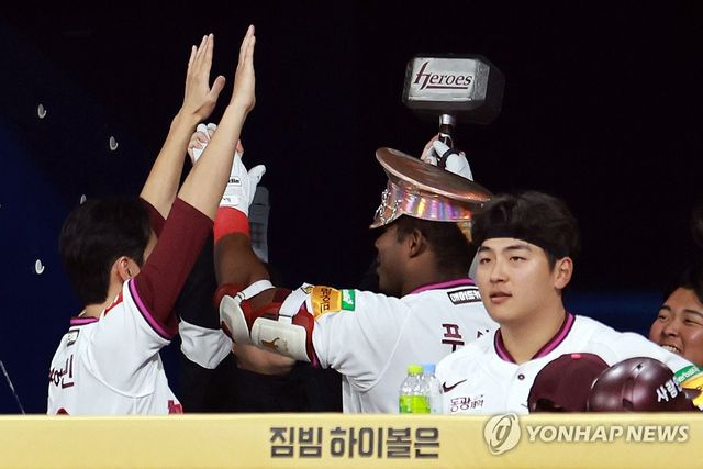 백투백 홈런 친 푸이그