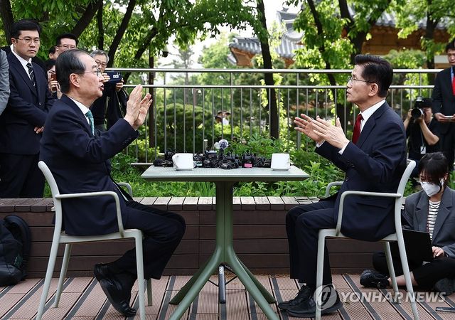 김문수와 단일화 관련 2차 회동하는 한덕수