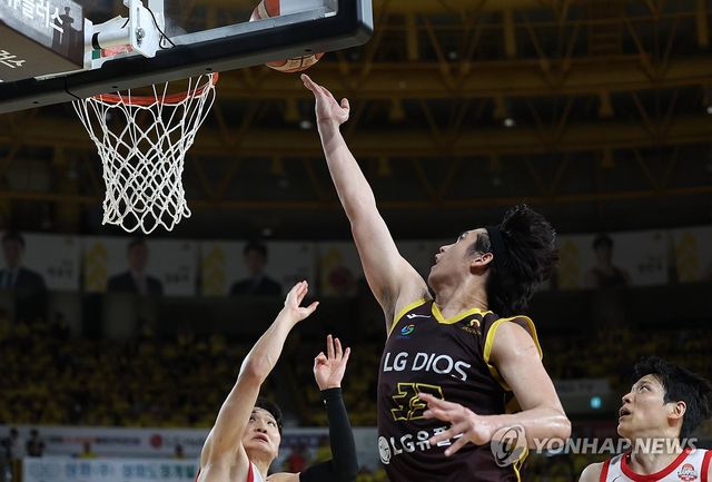 LG 칼 타마요 맹활약