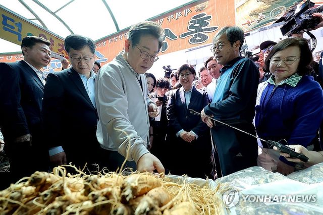 진안 찾은 이재명 후보-정은경 선대위원장