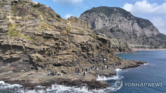 용머리해안 탐방로