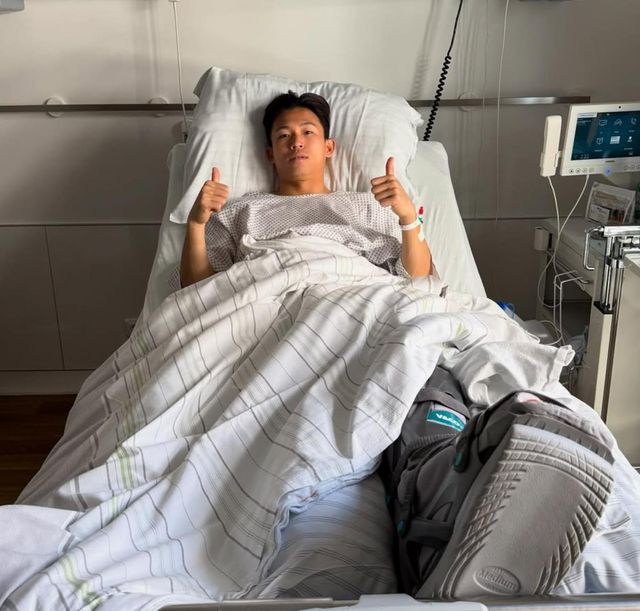 발목 수술을 받은 정우영