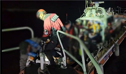 낚시어선 승객 구조