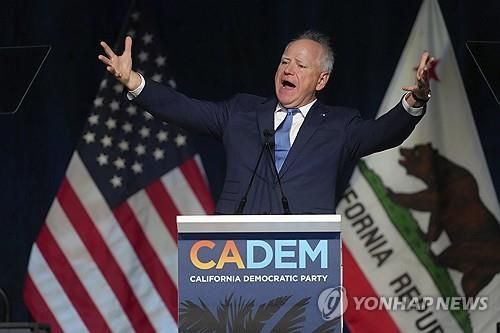 캘리포니아서 연설하는 월즈 미네소타 주지사