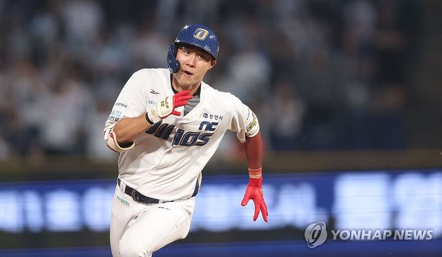 NC 한석현 그라운드 홈런 질주