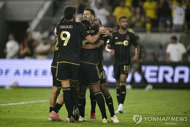 기뻐하는 LAFC 선수들