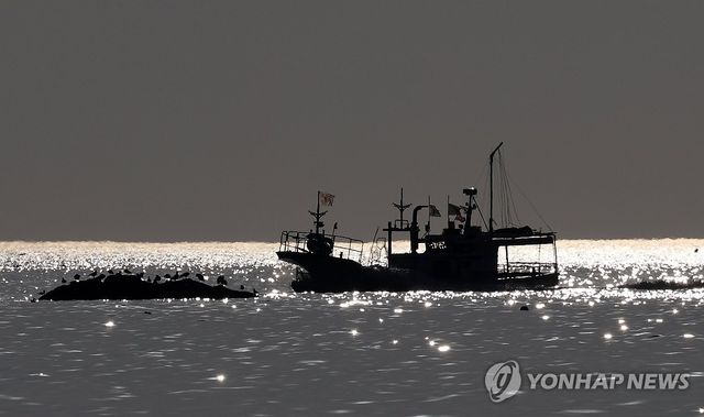 조업 중인 어선