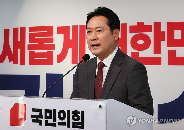 의혹 반박하는 장동혁 선대위 상황실장