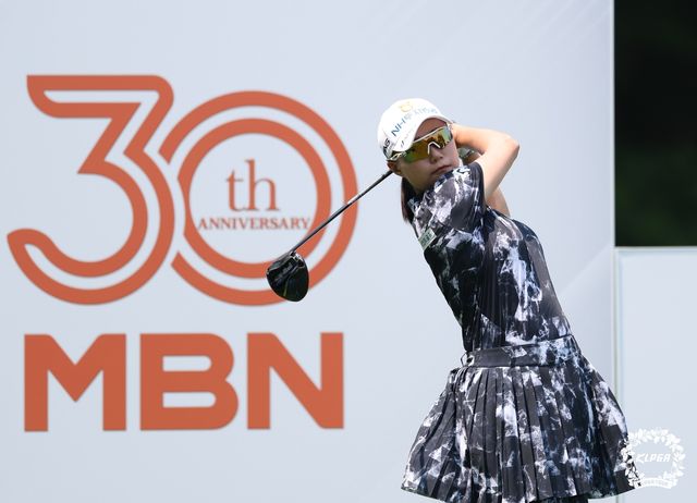 정윤지의 티샷.