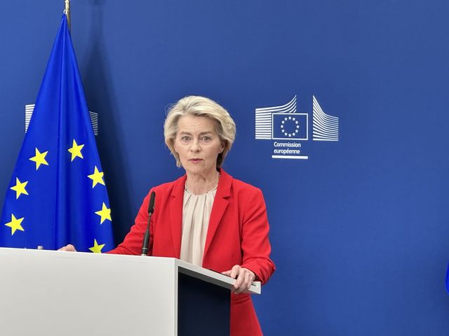 대러시아 제재 발표하는 EU 집행위원장