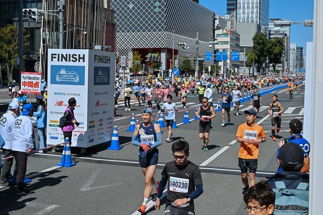 나고야 마라톤을 완주한 김울프 작가