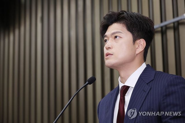 발언하는 김용태 비상대책위원장