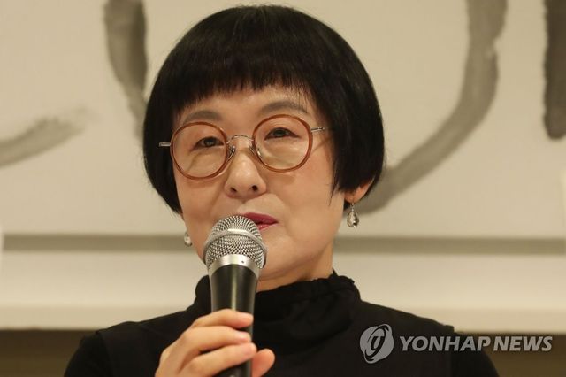 김혜순 시인
