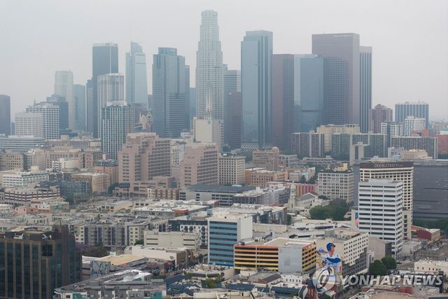 10일 오전 LA 도심 전경 