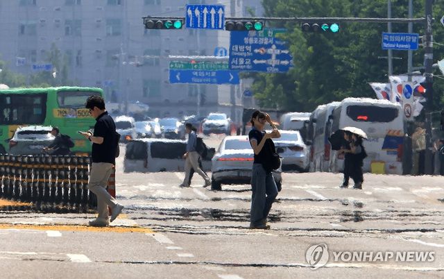 이글이글…. 30도 육박한 낮 기온