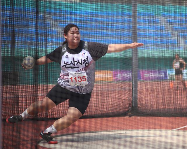 신유진, KBS배 여자 원반던지기 우승