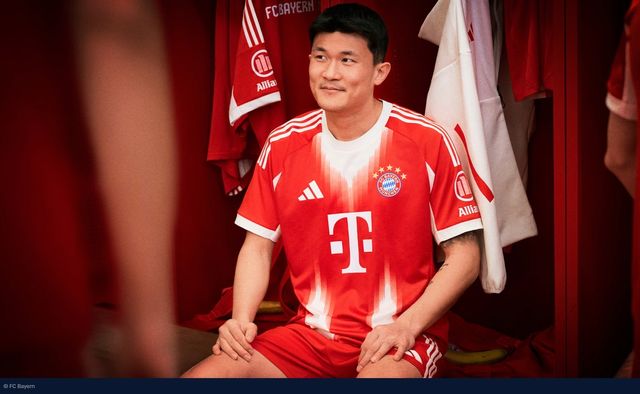 새 시즌 유니폼 모델로 등장한 김민재