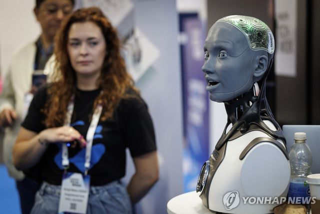 런던테크위크 행사에 등장한 AI 로봇. [EPA=연합뉴스]