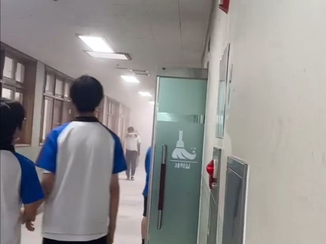 파주 한 중학교 소화기 난사