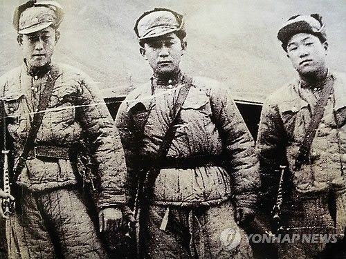 중공군 복장으로 북한 침투하는 8240 부대원(본문과 관계 없음)