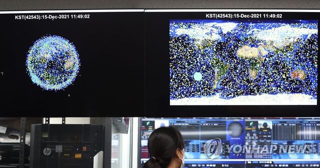 지구 둘러싼 인공위성