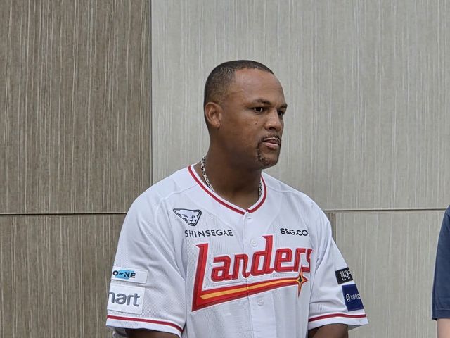 SSG 퓨처스 선수단에 강연하는 벨트레