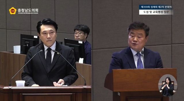 안종혁 충남도의원(왼쪽)과 이병도 천안교육지원청 교육장